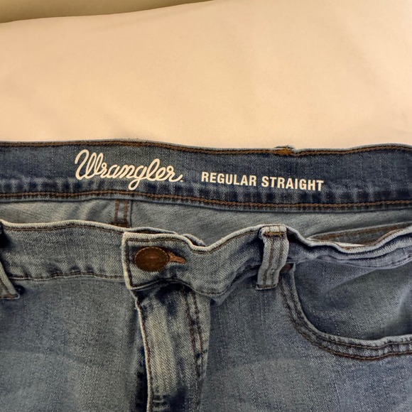 Wrangler Men Regular‎ Straight Leg Light Wash Denim Jeans Casual Comfort 34x33 - Picture 12 of 13